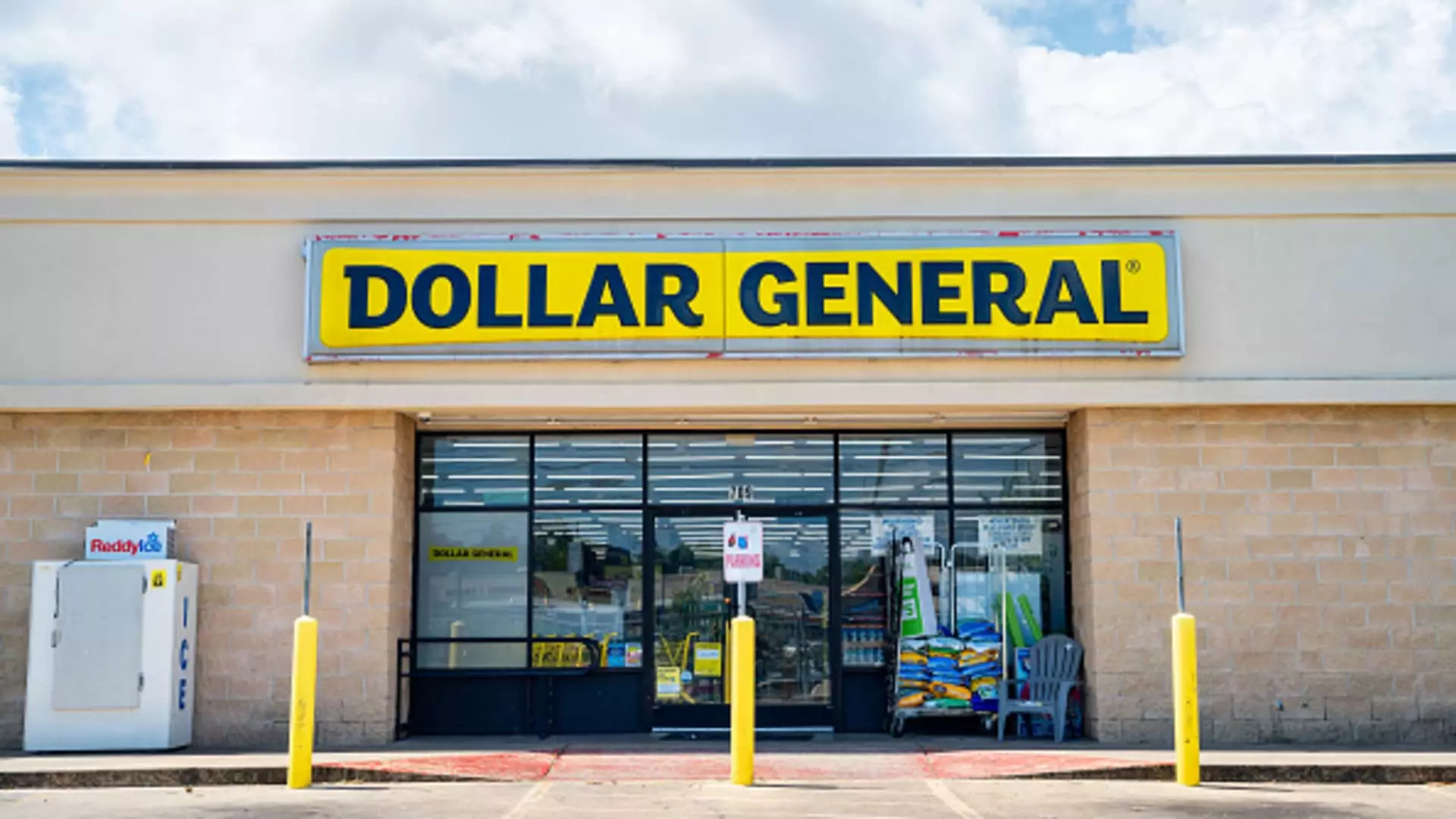 5 Reasons Why Dollar General’s Future is More Worrisome Than Ever