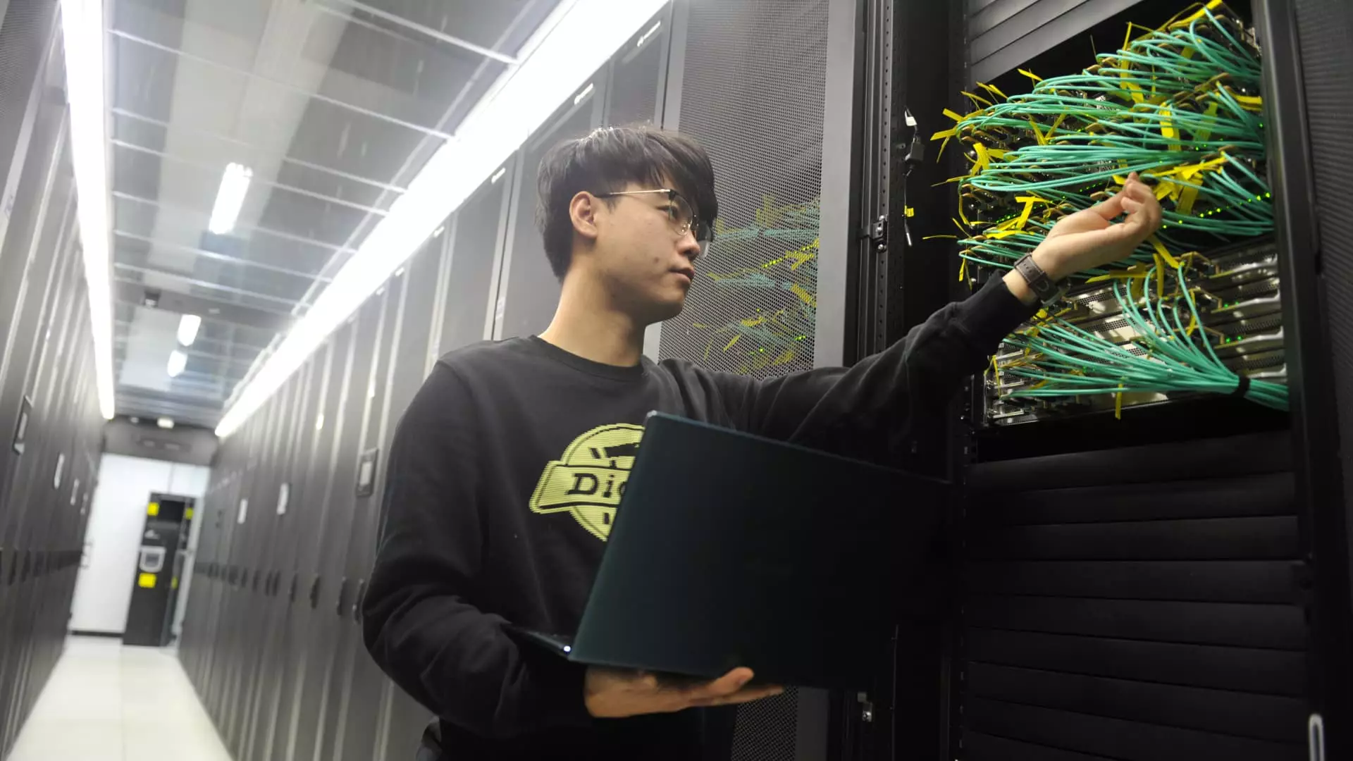 5 Crucial Insights on China’s AI Surge Amidst Trade War Chaos