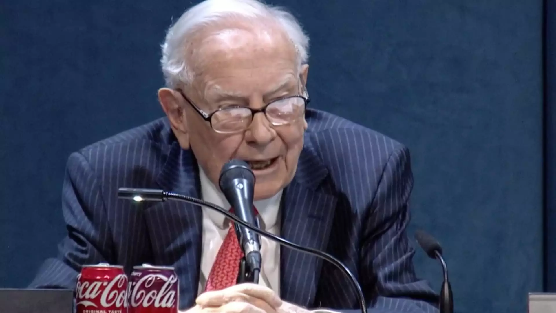 Buffett’s Bold Reprimand: Why Trade Wars Lead to Ruin for 300 Million Americans