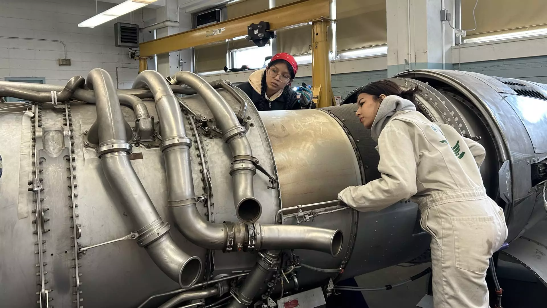 25,000 Jobs at Stake: The Urgent Need for Young Talent in Aviation