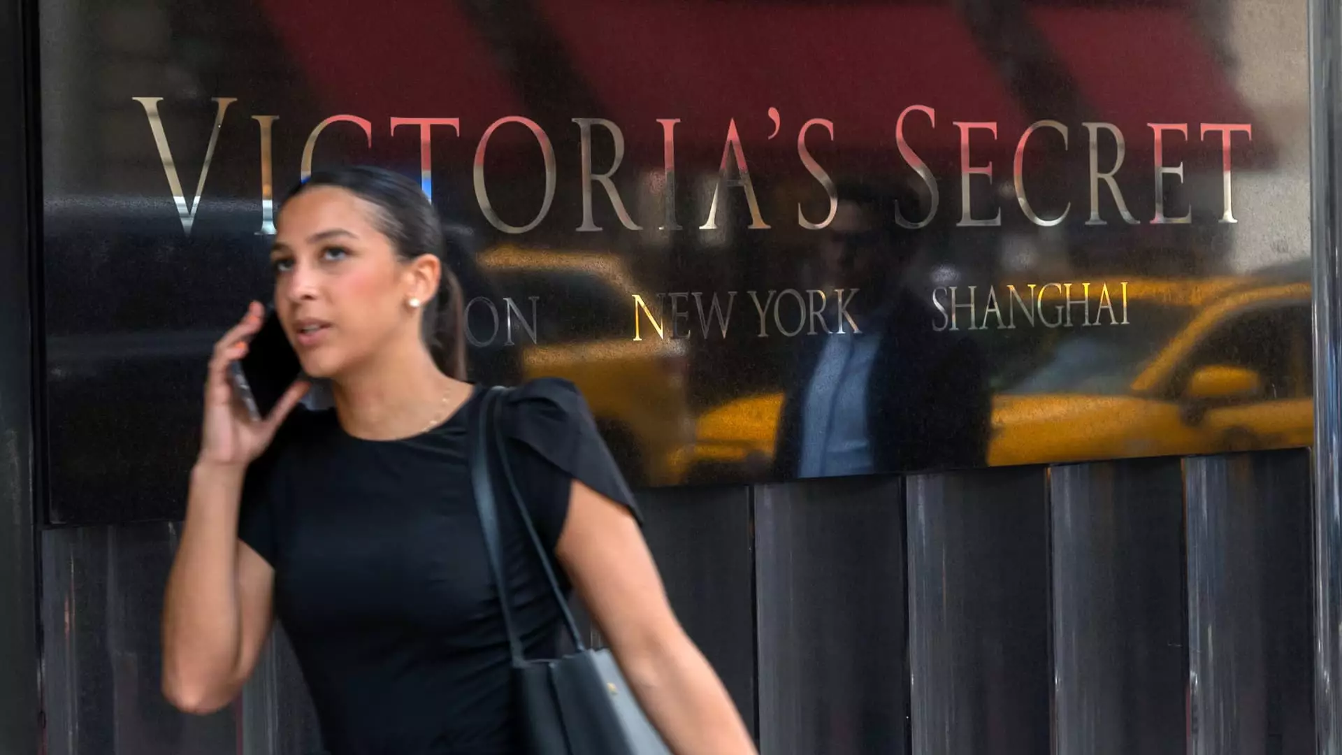 5 Unforgivable Mistakes That Cost Victoria’s Secret Over 75% in Share Value