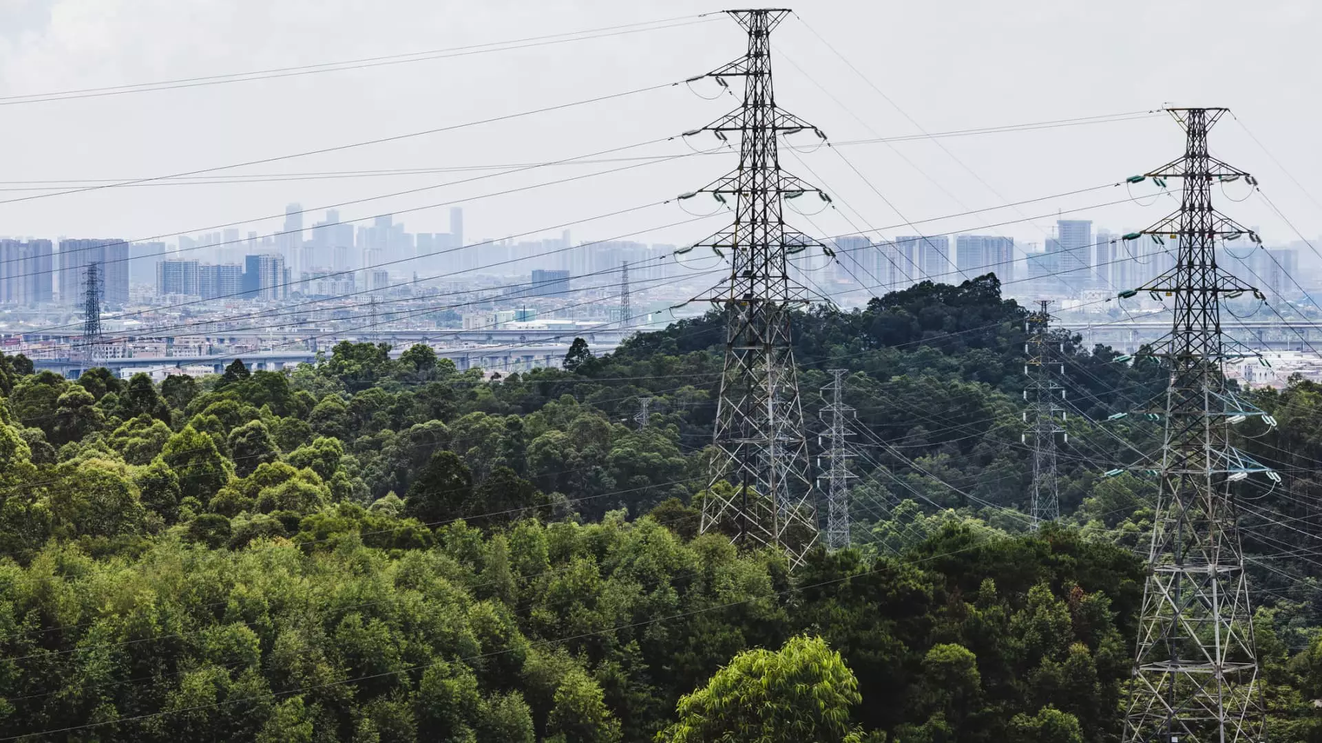 Rising Electricity Prices: 7 Alarming Trends Reshaping American Households