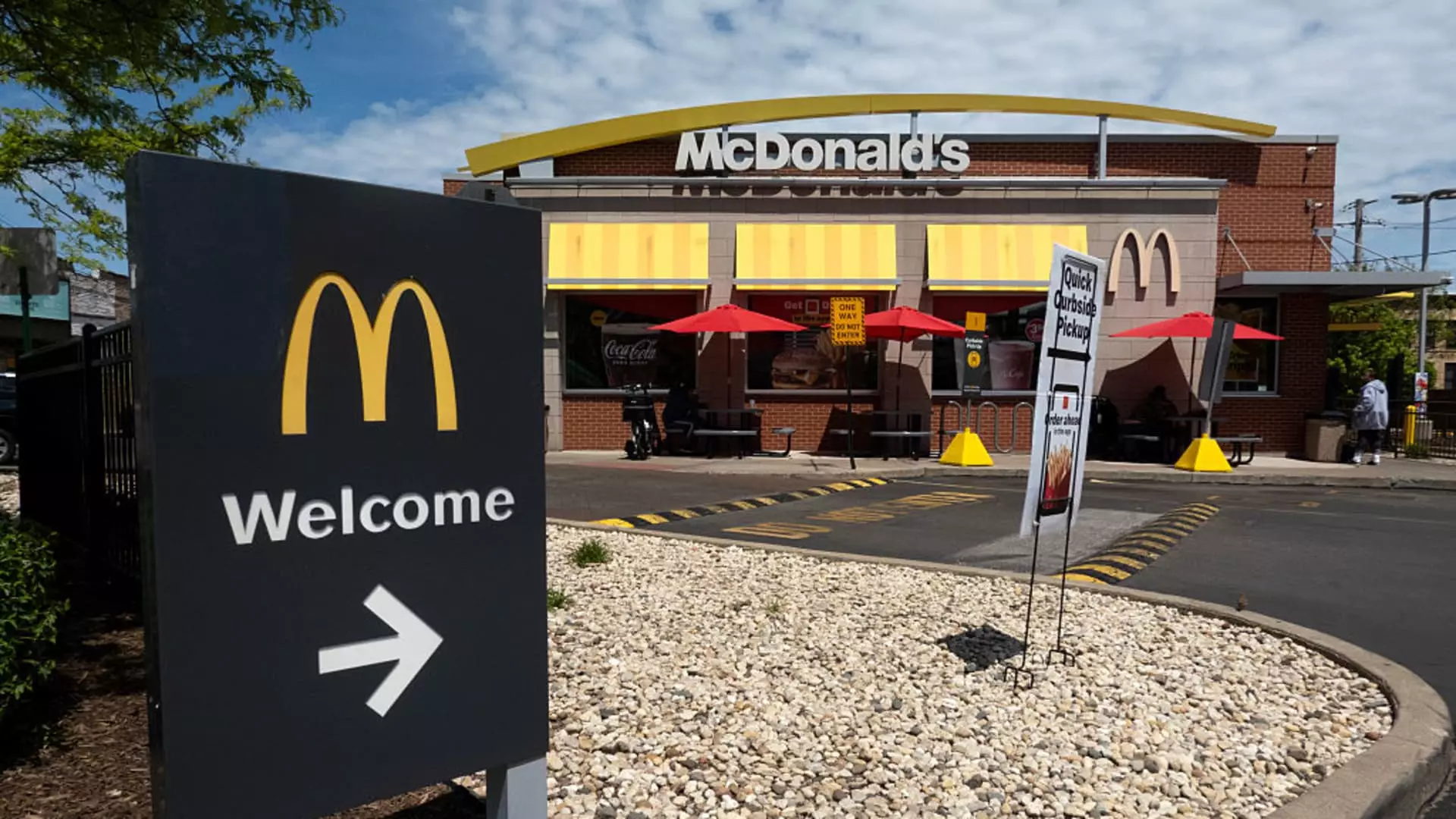 3 Powerful Dividend Stocks Defying Market Uncertainty in 2024
