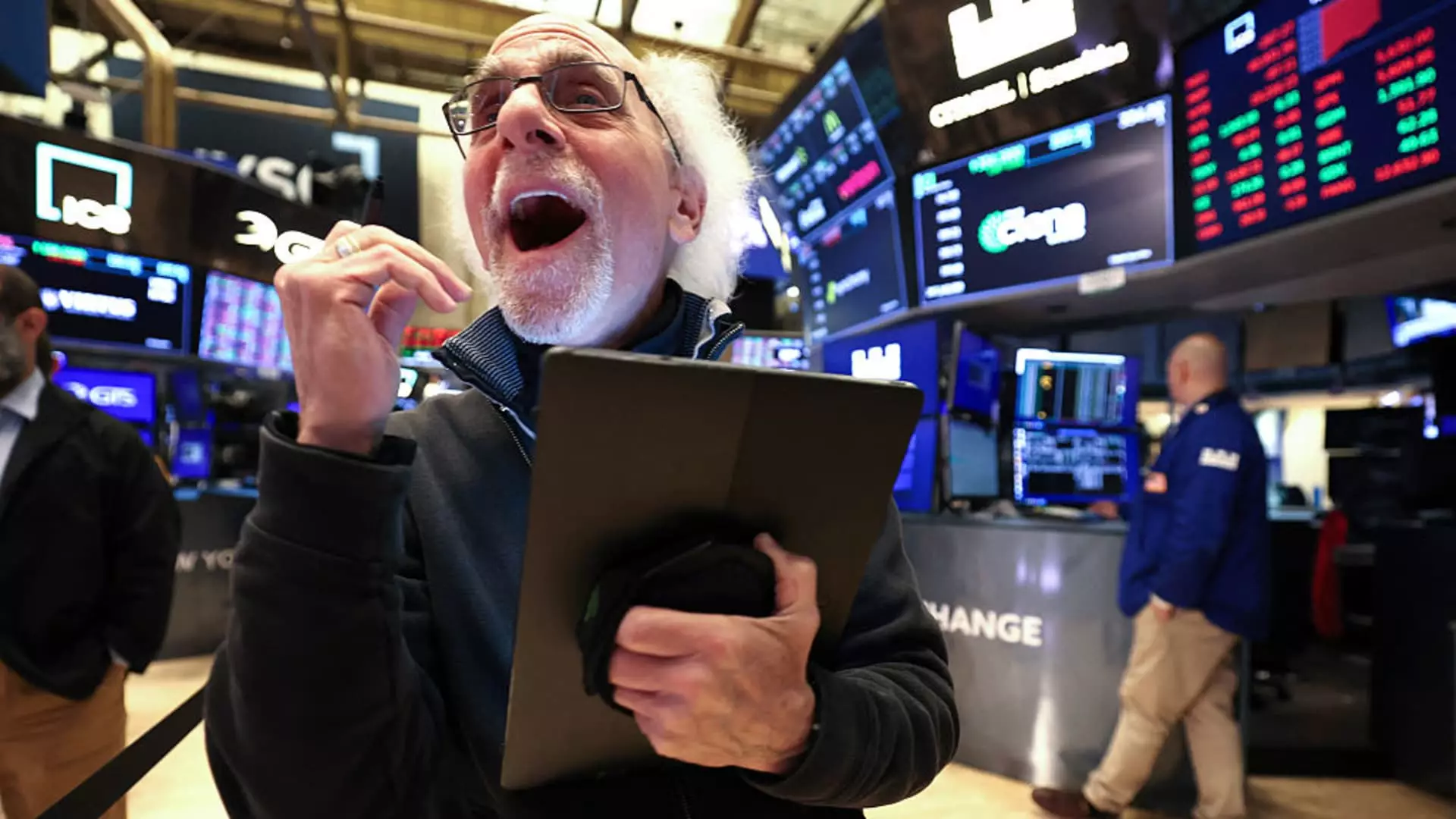 5 Powerful Lessons From Wall Street’s Surging Rally Amid Persistent Risks
